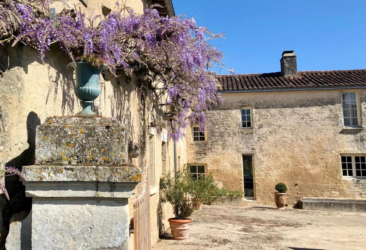 Saint-Hilaire-des-Loges Logis De La Touche Bed & Breakfast エクステリア 写真